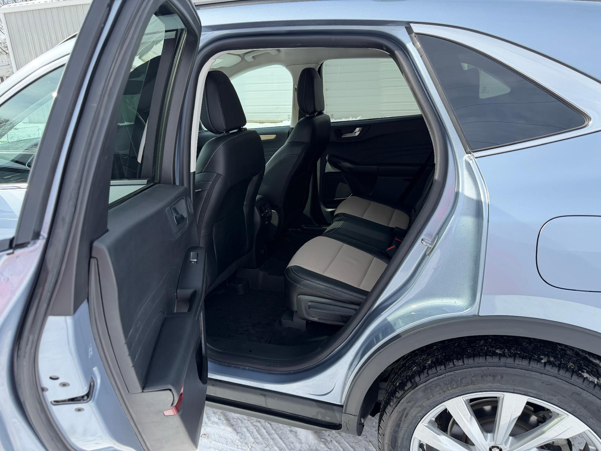 2022 Ford Escape Titanium Hybrid AWD