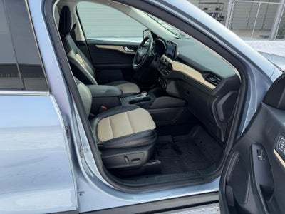 2022 Ford Escape Titanium Hybrid AWD