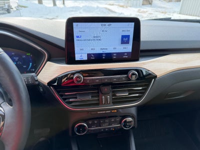 2022 Ford Escape Titanium Hybrid AWD