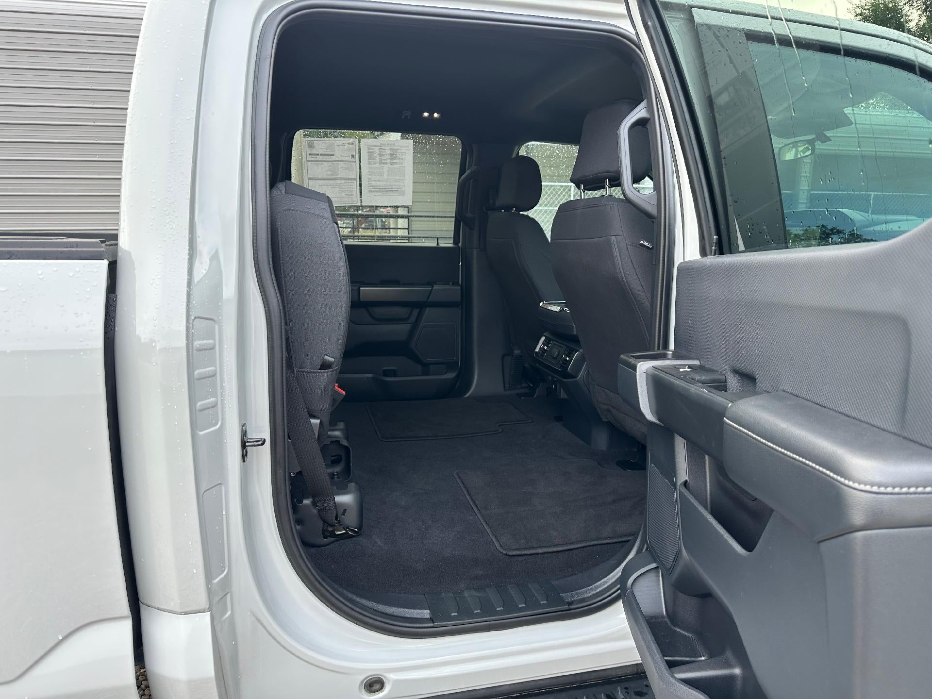 2023 Ford F-150 XL 4WD SuperCrew 5.5' Box